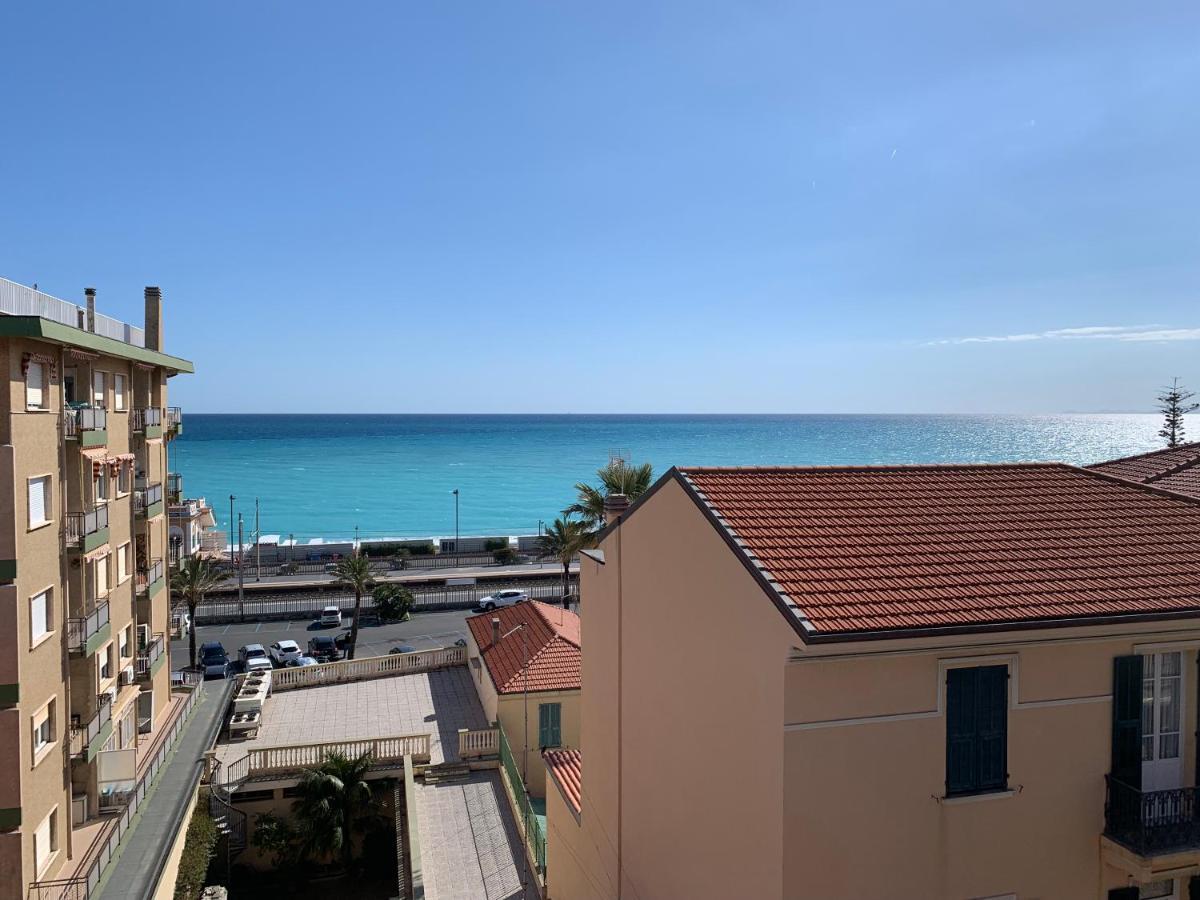 Ocean Apartment Bordighera Bagian luar foto