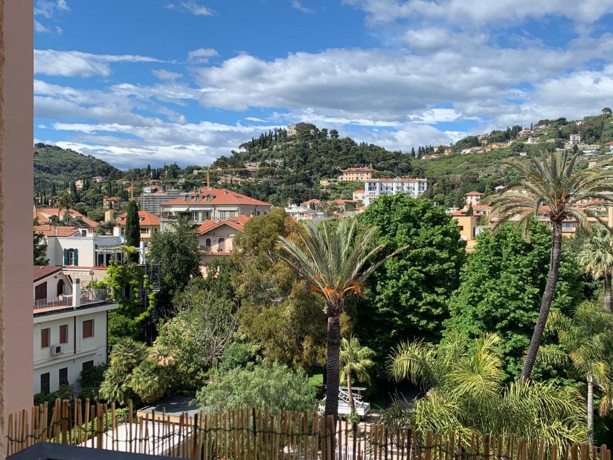 Ocean Apartment Bordighera Bagian luar foto